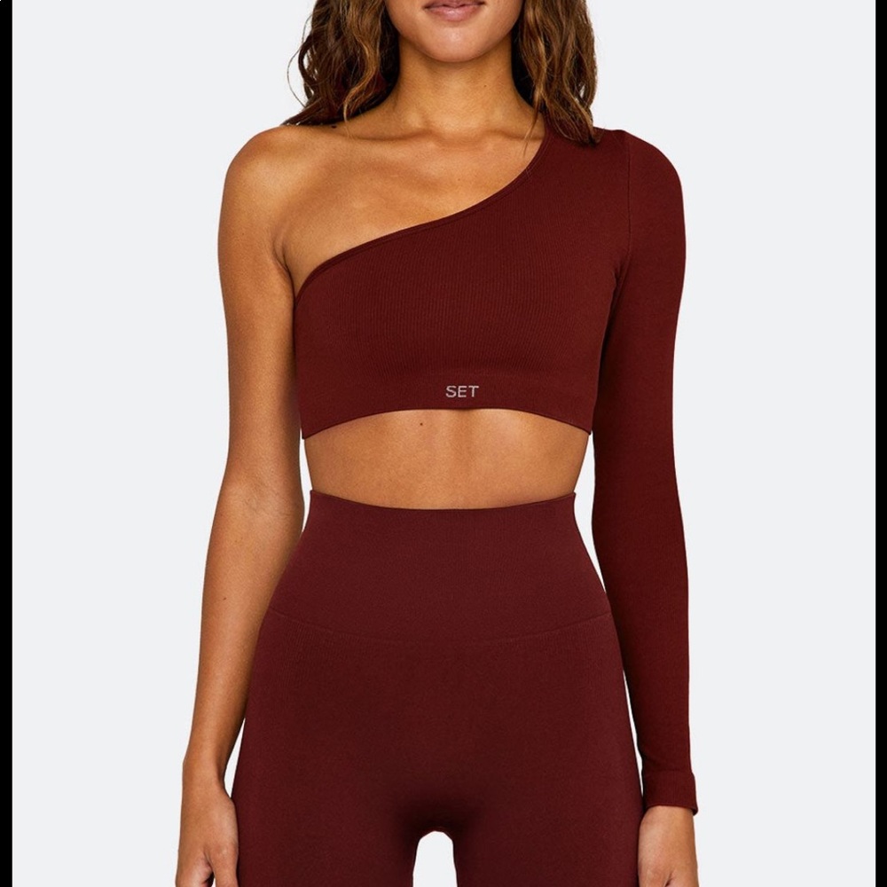 ISO Set Active SCULPTFLEX® LONG SLEEVE ONE SHOULDER BRA - MAROON BELLS